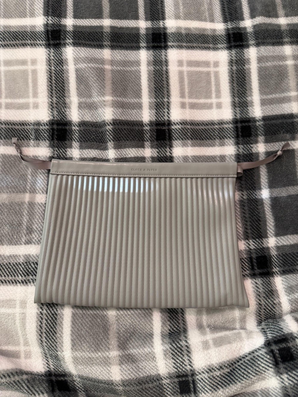 Cloth & Paper Ribbed Gray Dust Bag
